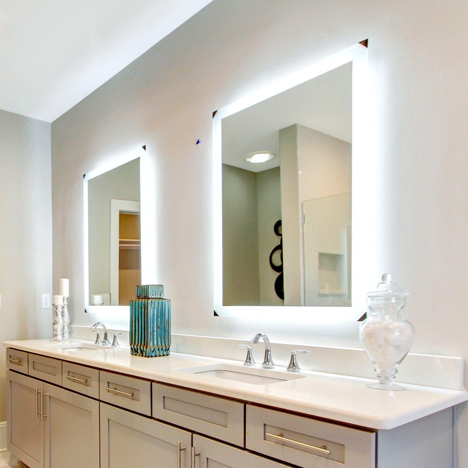 Side-Lighted LED Bathroom Vanity Mirror: 30 x 30 - Square – Mirrors &  Marble